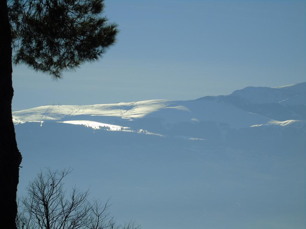 Glamping Abruzzo - The Yurt Hotel Catignano Bagian luar foto