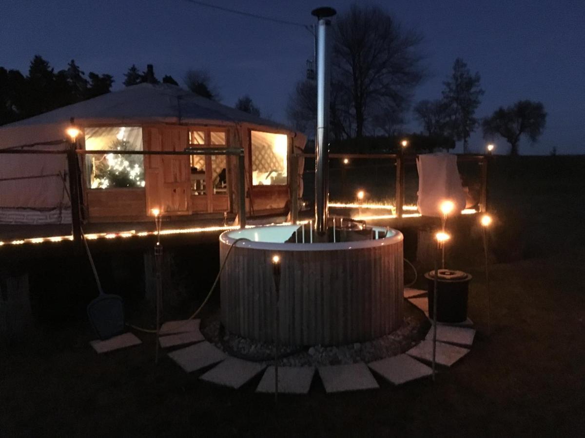 Glamping Abruzzo - The Yurt Hotel Catignano Bagian luar foto